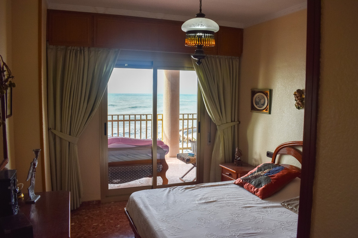 Se vende Apartamento Planta Baja de 4 dormitorios en Costa Blanca, Alicante, España