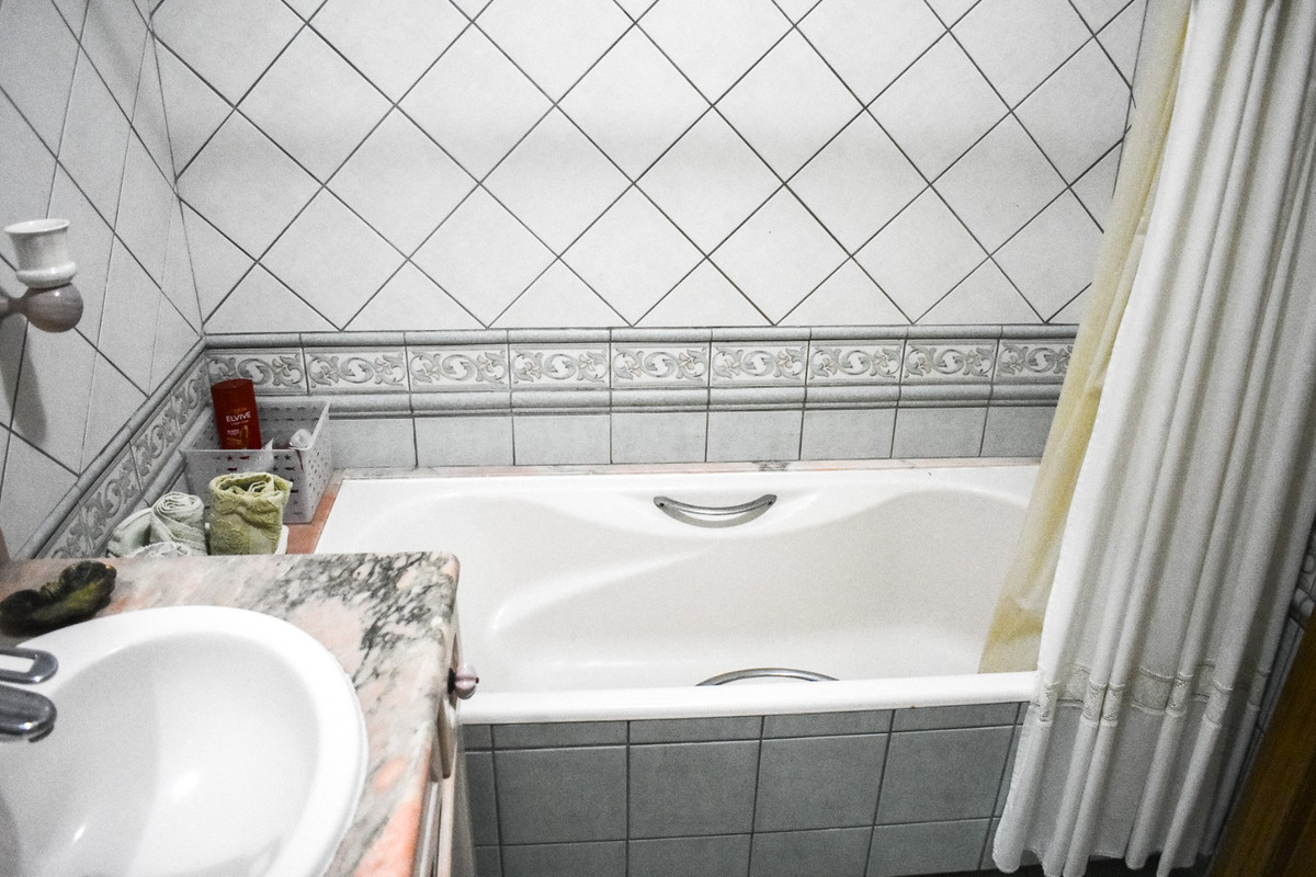 Se vende Apartamento Planta Baja de 4 dormitorios en Costa Blanca, Alicante, España