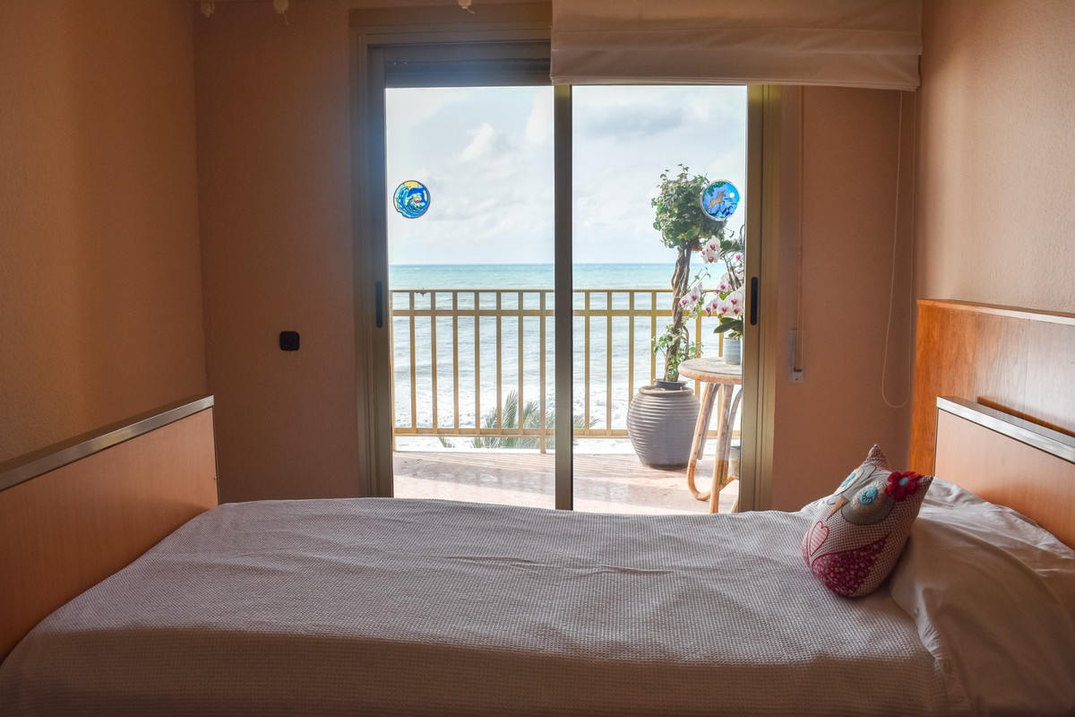 Se vende Apartamento Planta Baja de 4 dormitorios en Costa Blanca, Alicante, España