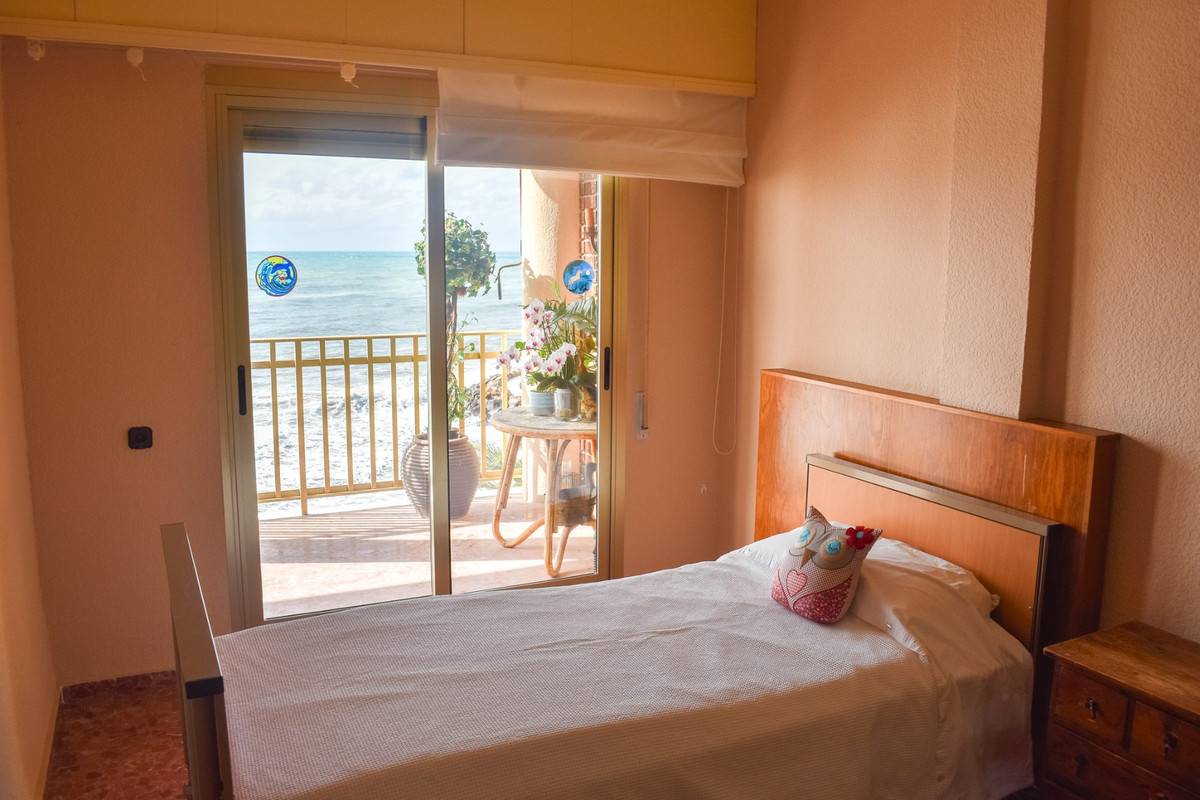Se vende Apartamento Planta Baja de 4 dormitorios en Costa Blanca, Alicante, España
