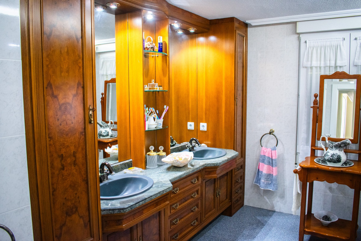 7 Bed Townhouse for sale in Orihuela Costa Costa Blanca, Alicante, Spain