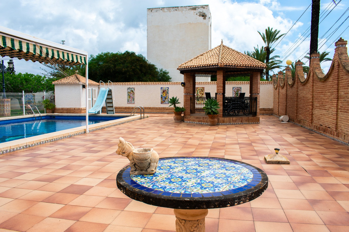 7 Bed Townhouse for sale in Orihuela Costa Costa Blanca, Alicante, Spain