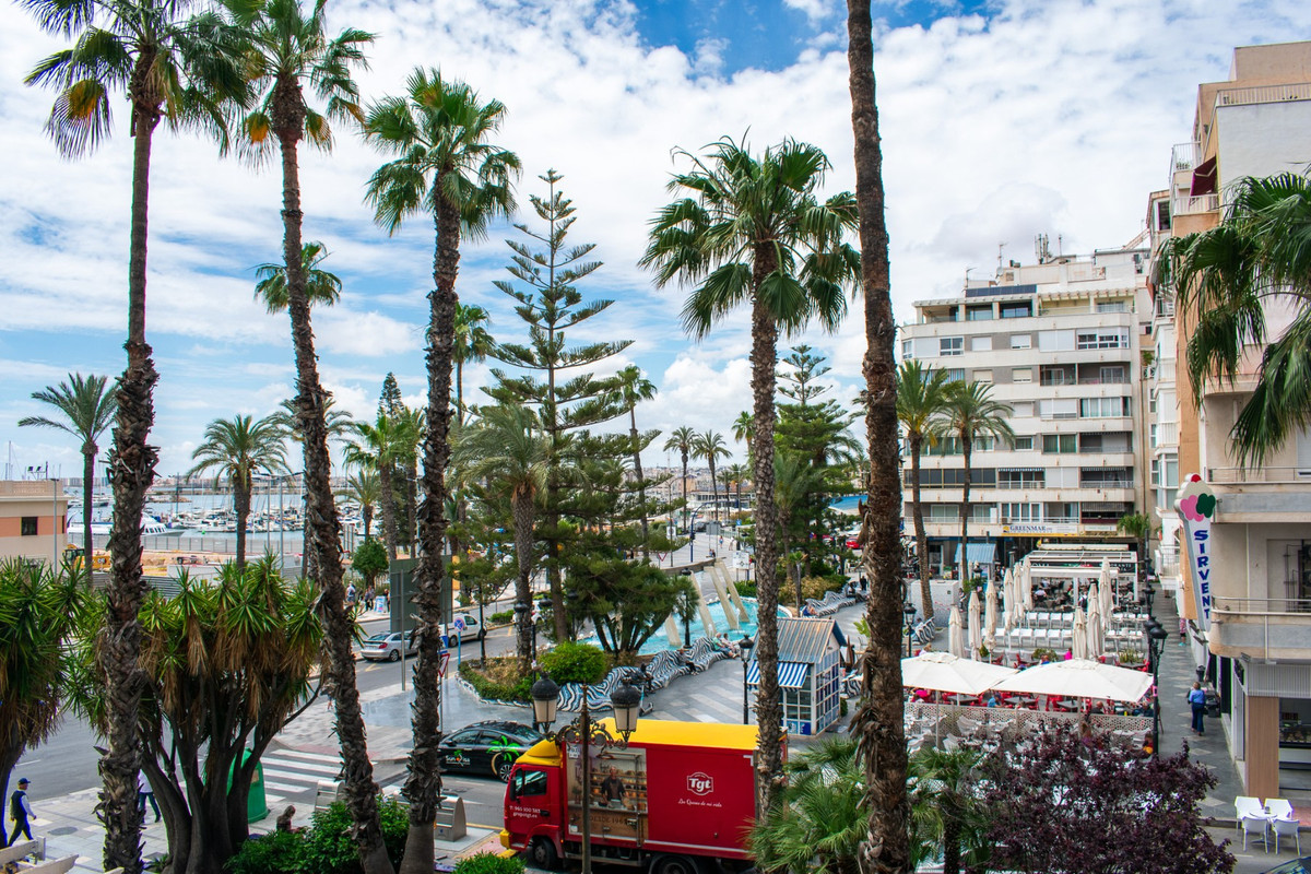 Se vende Apartamento Planta Baja de 2 dormitorios en Costa Blanca, Alicante, España