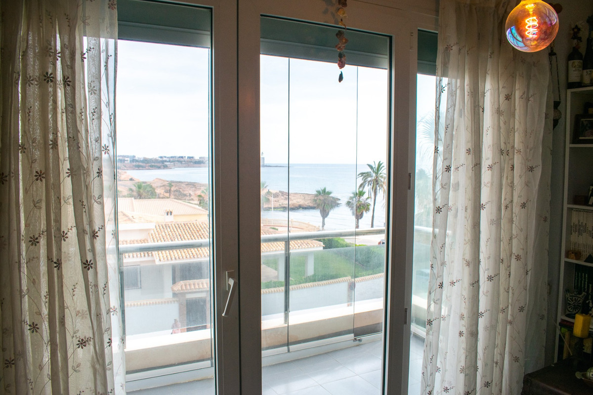 Se vende Apartamento Planta Media de 3 dormitorios en Costa Blanca, Alicante, España