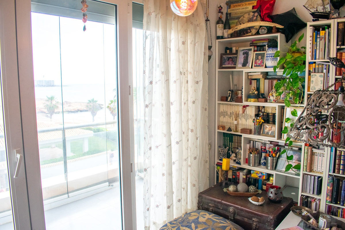 Se vende Apartamento Planta Media de 3 dormitorios en Costa Blanca, Alicante, España