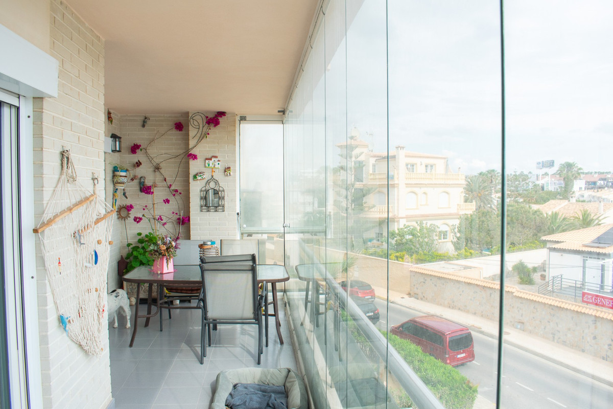 Se vende Apartamento Planta Media de 3 dormitorios en Costa Blanca, Alicante, España