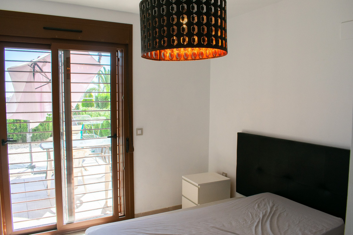 Se vende Apartamento Planta Baja de 2 dormitorios en Costa Blanca, Alicante, España