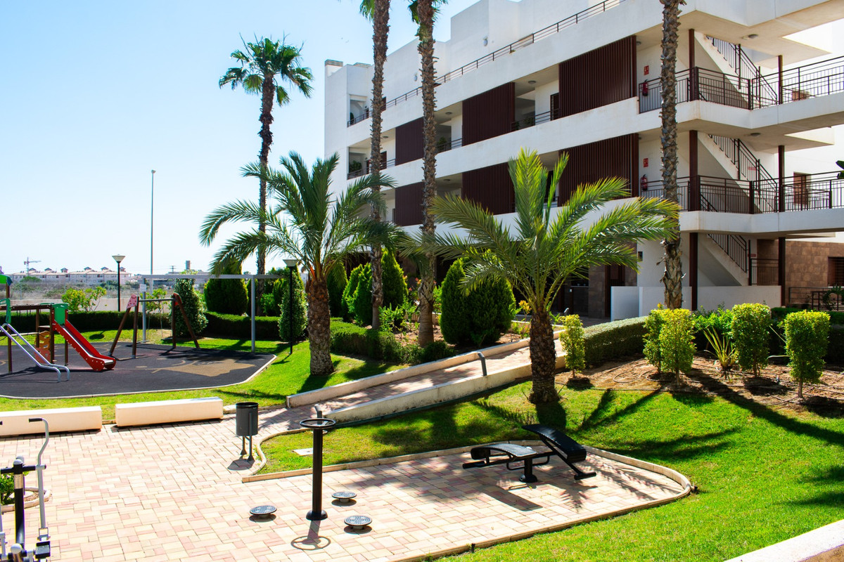Se vende Apartamento Planta Baja de 2 dormitorios en Costa Blanca, Alicante, España