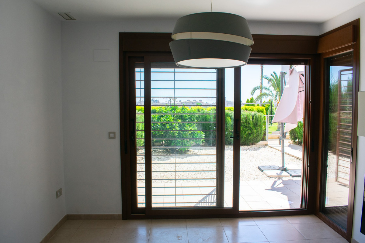Se vende Apartamento Planta Baja de 2 dormitorios en Costa Blanca, Alicante, España
