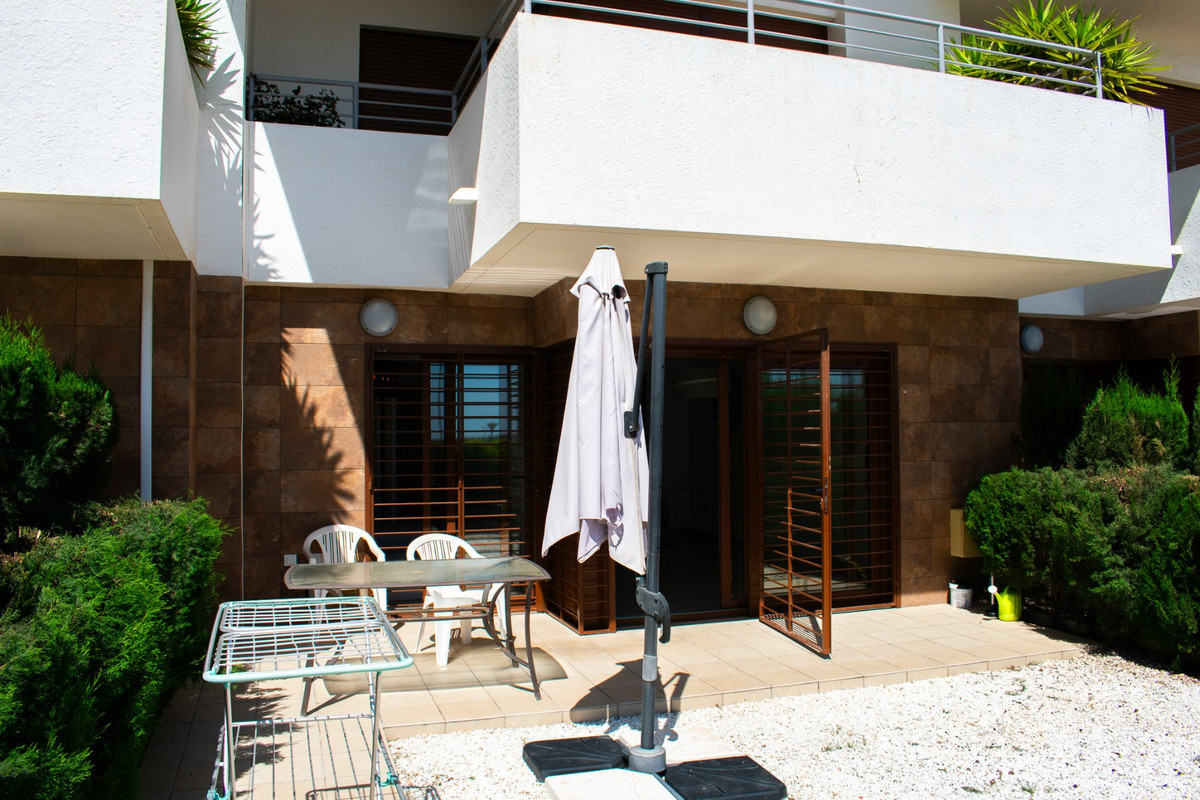 Se vende Apartamento Planta Baja de 2 dormitorios en Costa Blanca, Alicante, España