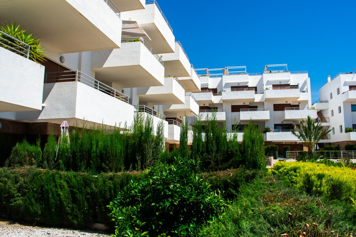 Se vende Apartamento Planta Baja de 2 dormitorios en Costa Blanca, Alicante, España