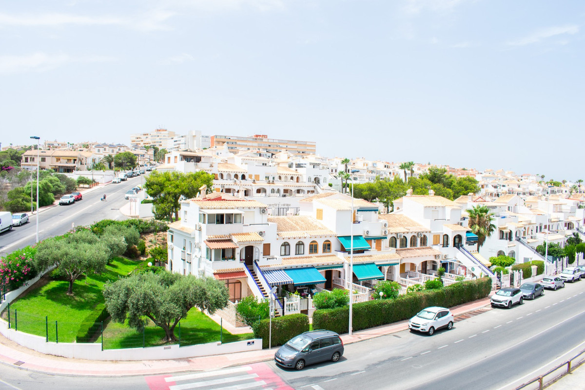 3 Bed Apartment for sale in Torrevieja Costa Blanca, Alicante, Spain