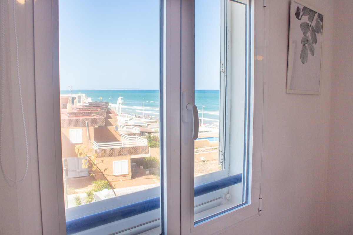Se vende Apartamento Planta Media de 2 dormitorios en Costa Blanca, Alicante, España