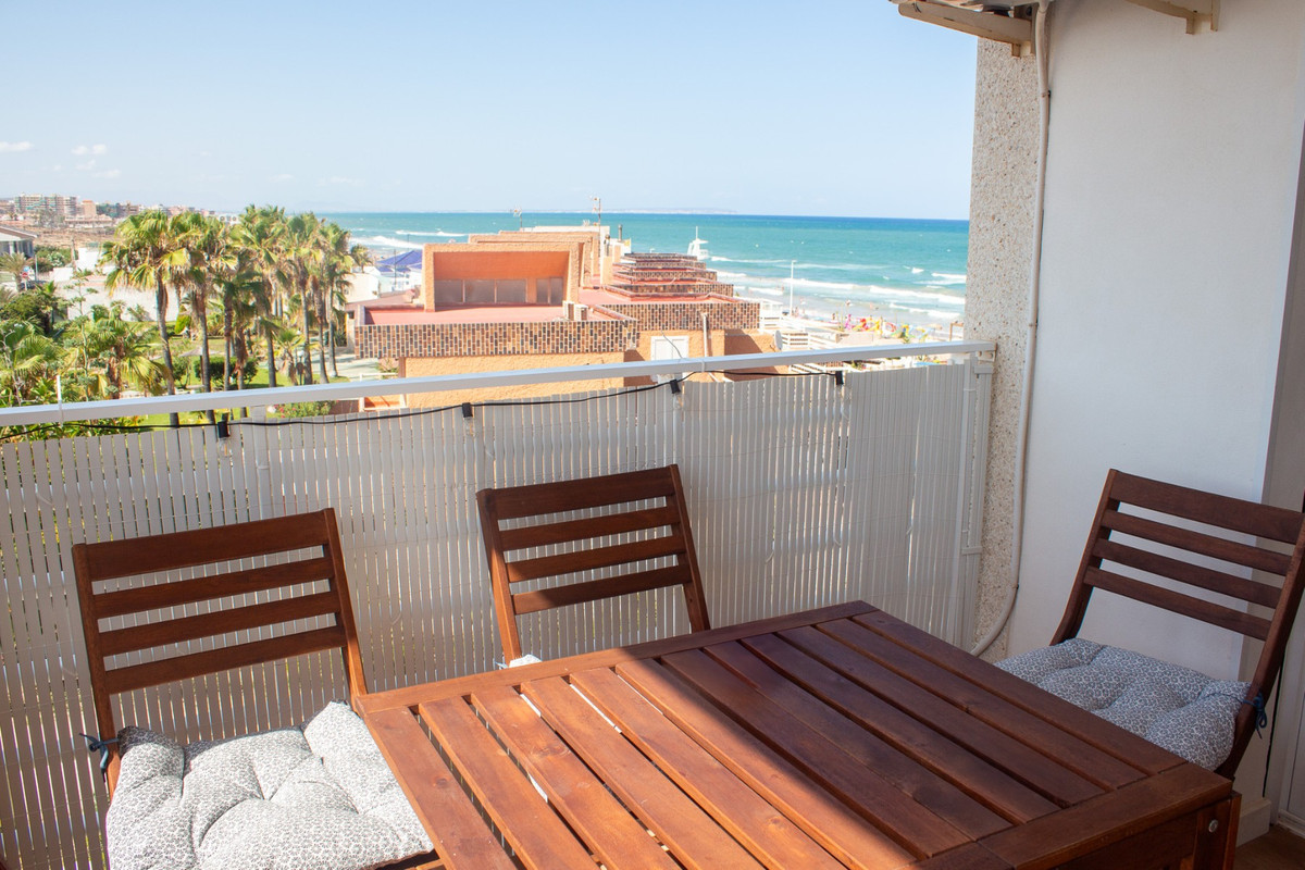 Se vende Apartamento Planta Media de 2 dormitorios en Costa Blanca, Alicante, España