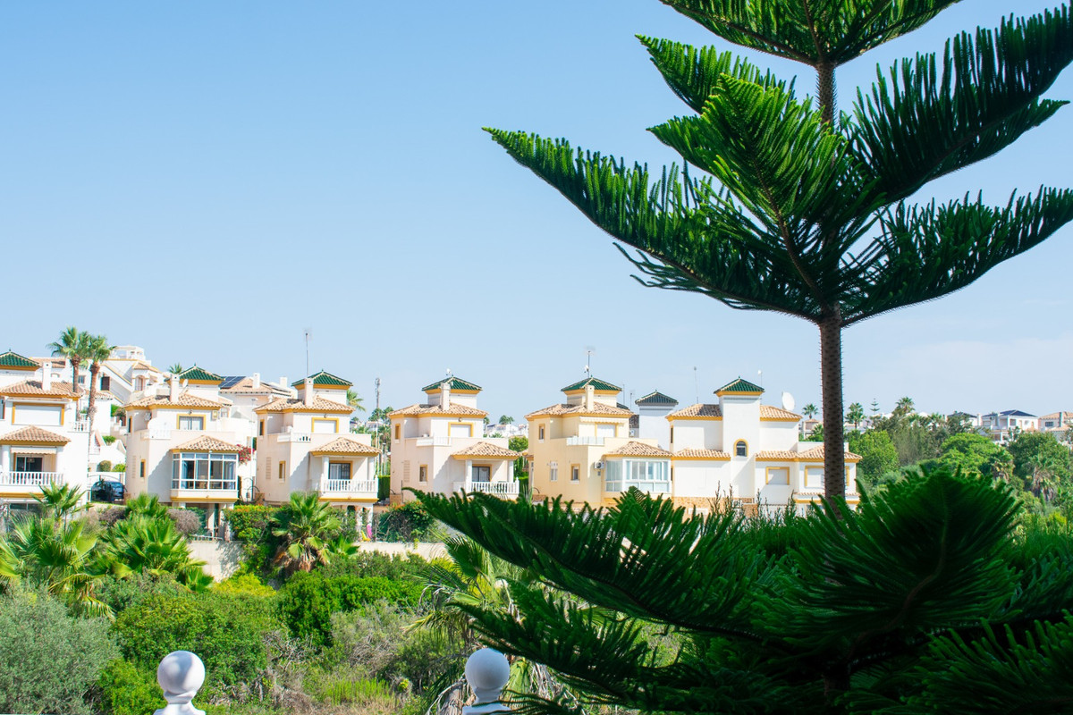 Se vende Apartamento Planta Baja de 2 dormitorios en Costa Blanca, Alicante, España