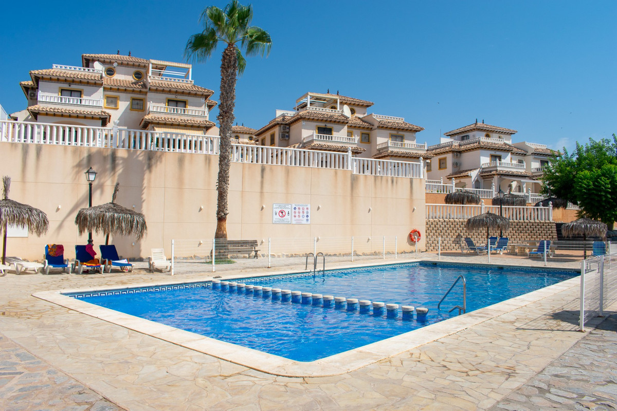 Se vende Apartamento Planta Baja de 2 dormitorios en Costa Blanca, Alicante, España