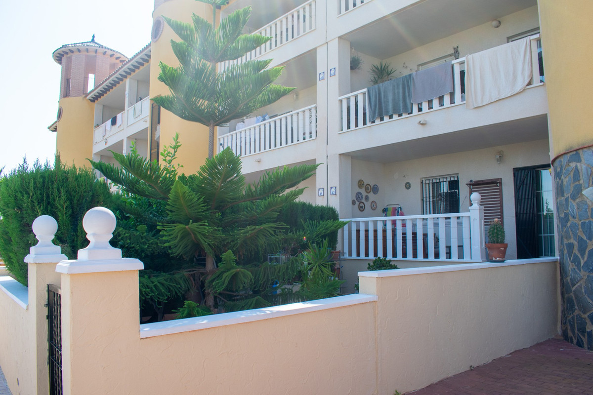 Se vende Apartamento Planta Baja de 2 dormitorios en Costa Blanca, Alicante, España
