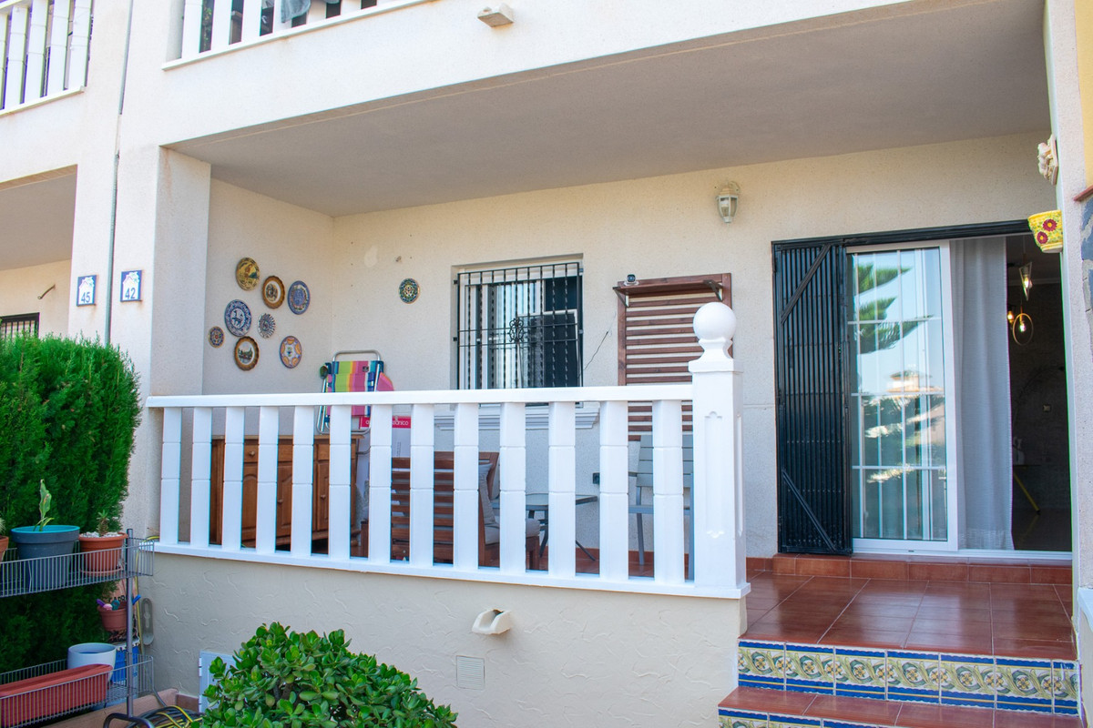 Se vende Apartamento Planta Baja de 2 dormitorios en Costa Blanca, Alicante, España