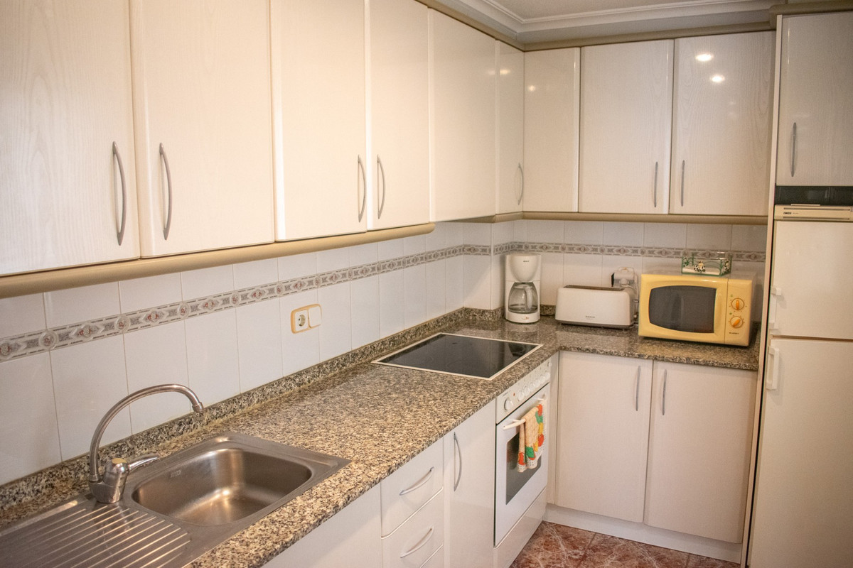 Se vende Apartamento Planta Media de 2 dormitorios en Costa Blanca, Alicante, España