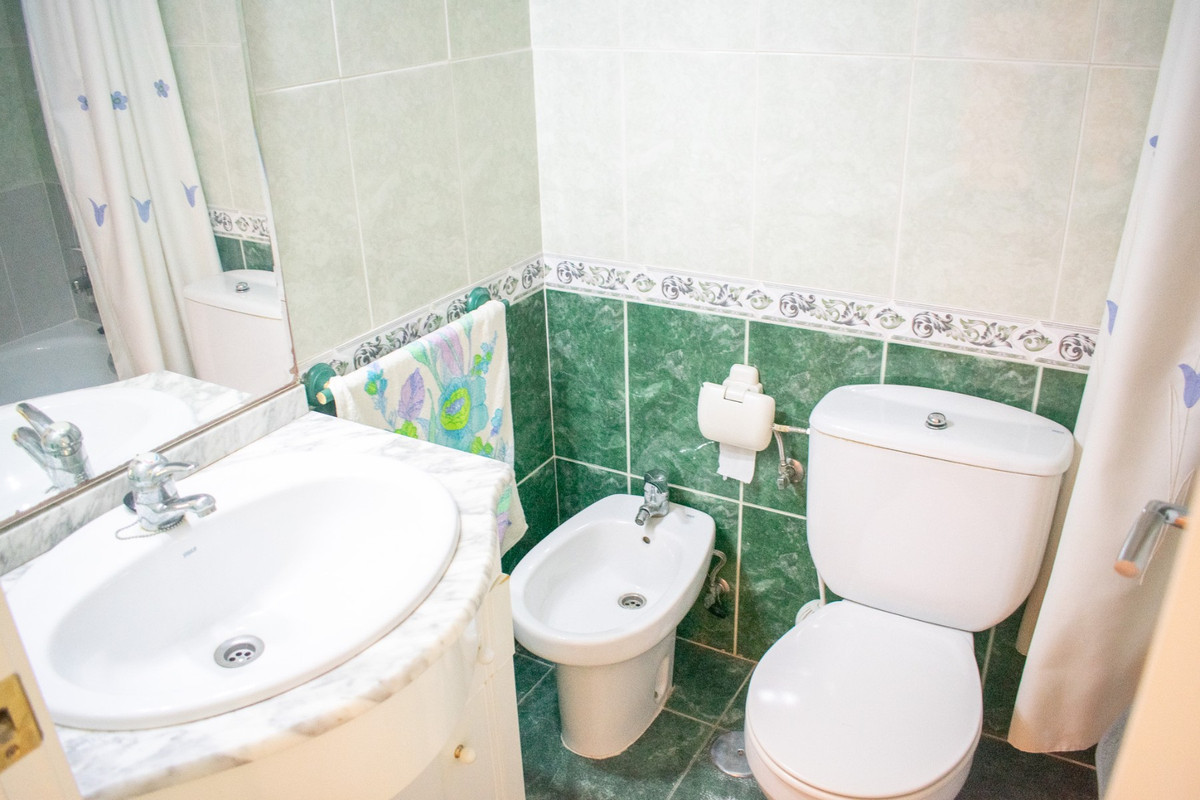 Se vende Apartamento Planta Media de 2 dormitorios en Costa Blanca, Alicante, España