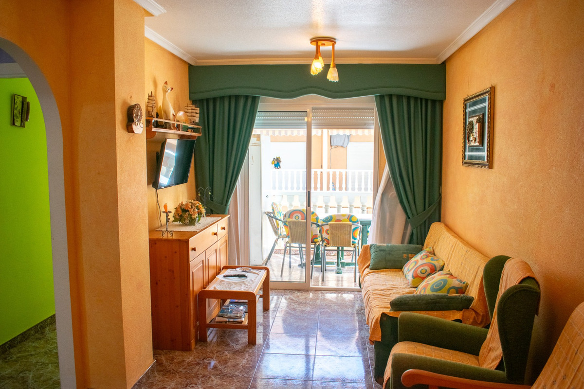 Se vende Apartamento Planta Media de 2 dormitorios en Costa Blanca, Alicante, España