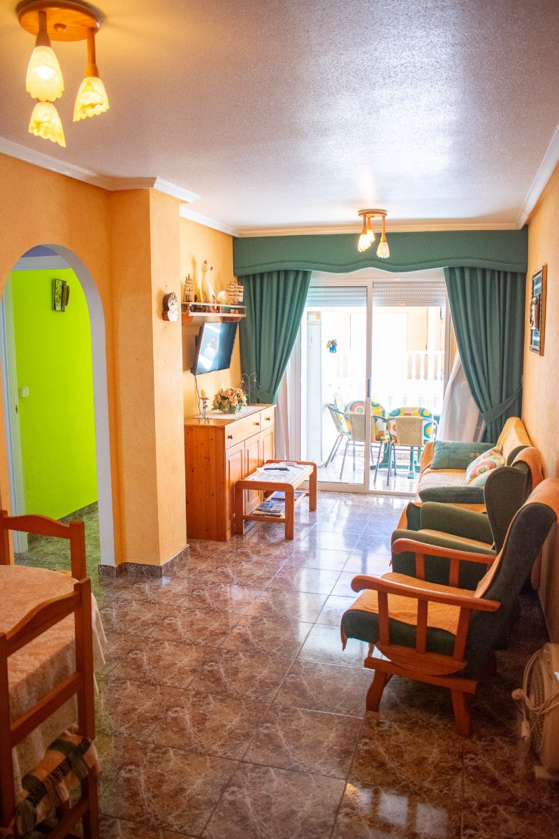 Se vende Apartamento Planta Media de 2 dormitorios en Costa Blanca, Alicante, España