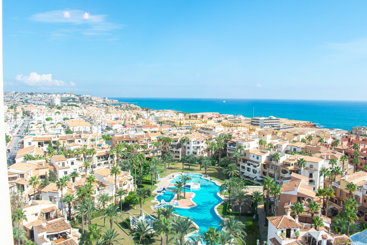 3 Bed Apartment for sale in Playa De Los Locos Costa Blanca, Alicante, Spain