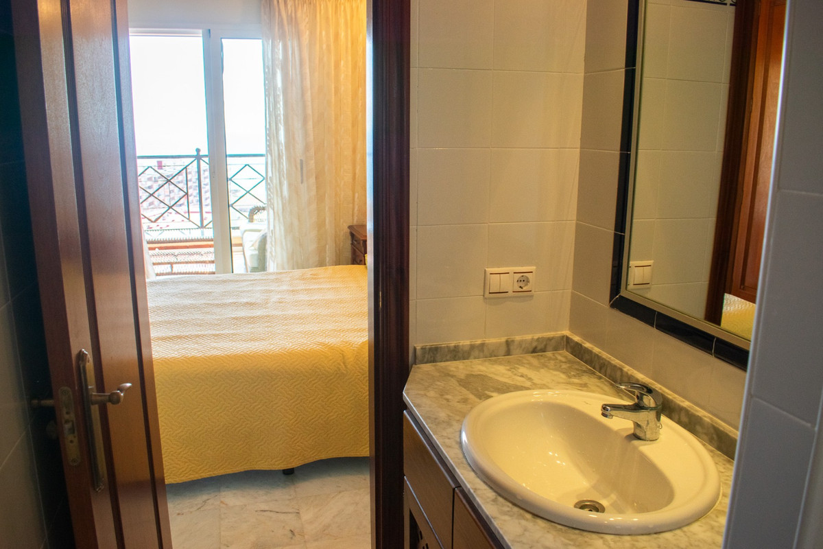 3 Bed Apartment for sale in Playa De Los Locos Costa Blanca, Alicante, Spain