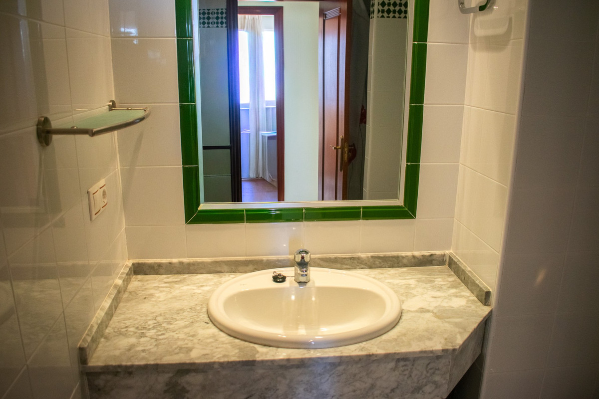 3 Bed Apartment for sale in Playa De Los Locos Costa Blanca, Alicante, Spain