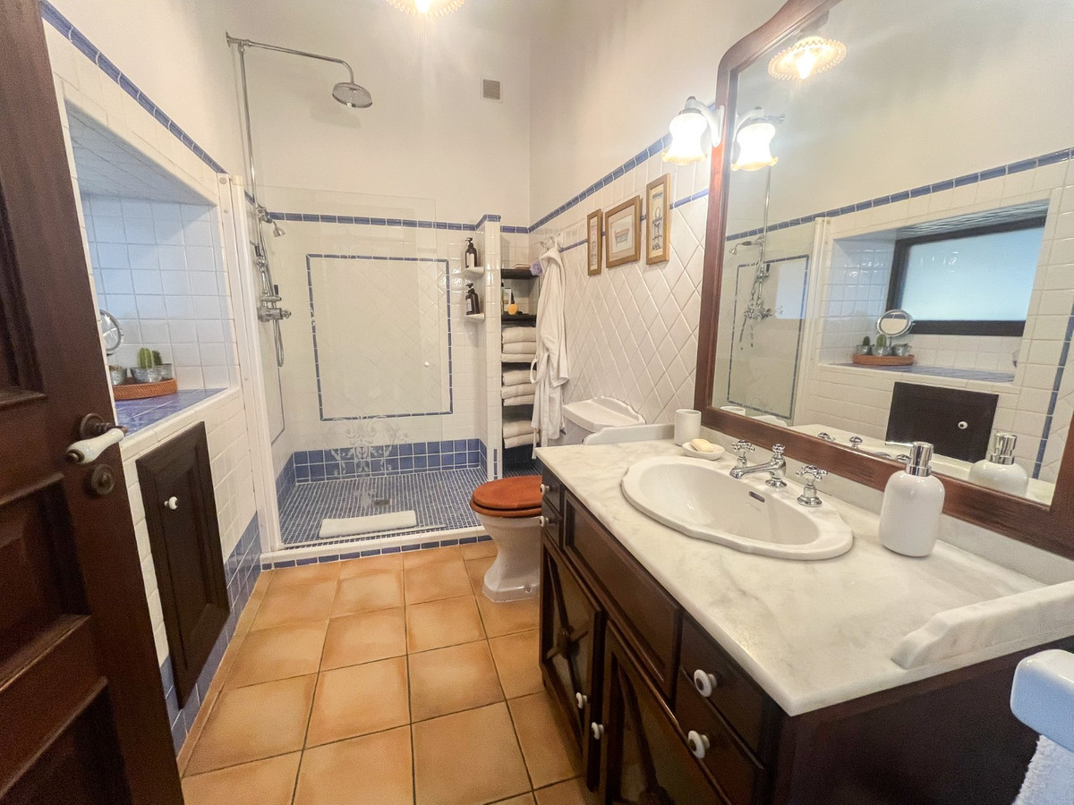 Se vende Villa - Chalet de 7 dormitorios en Costa Blanca, Alicante, España