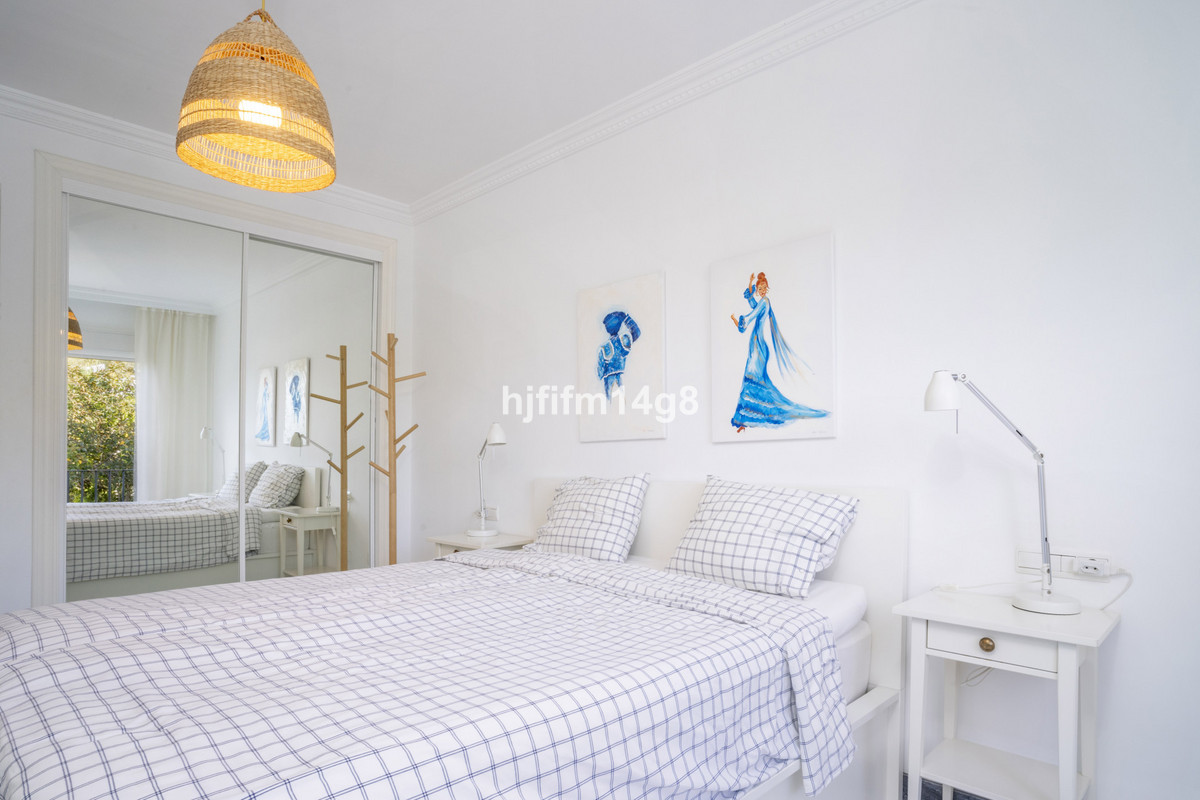 Se vende Apartamento Planta Media de 2 dormitorios en Costa Del Sol, Málaga, España