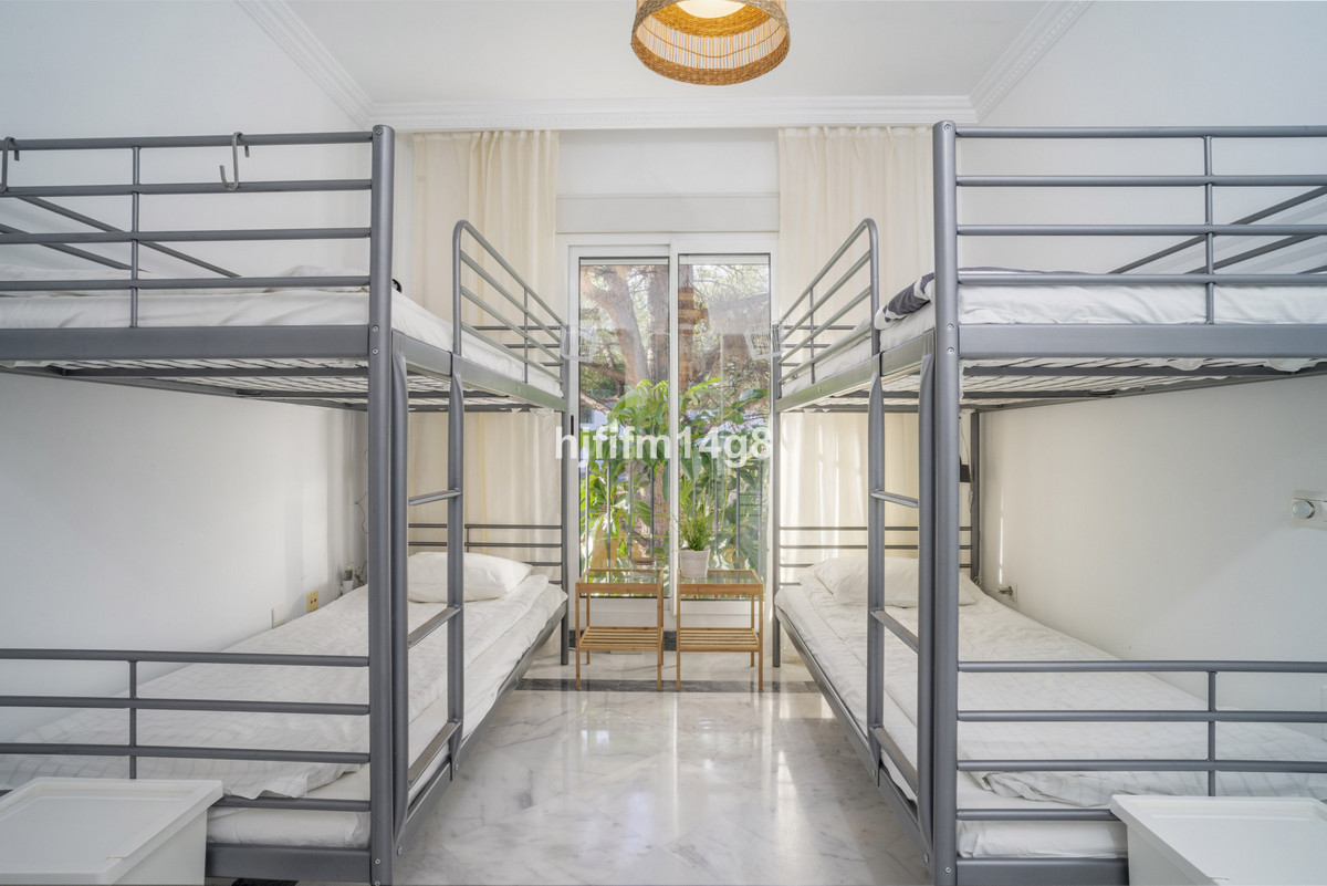 Se vende Apartamento Planta Media de 2 dormitorios en Costa Del Sol, Málaga, España