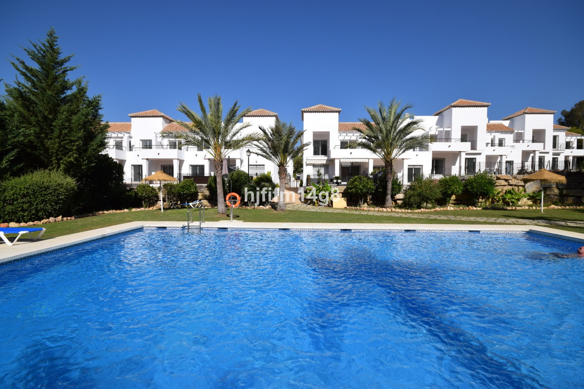 Se vende Apartamento Planta Media de 2 dormitorios en Costa Del Sol, Málaga, España