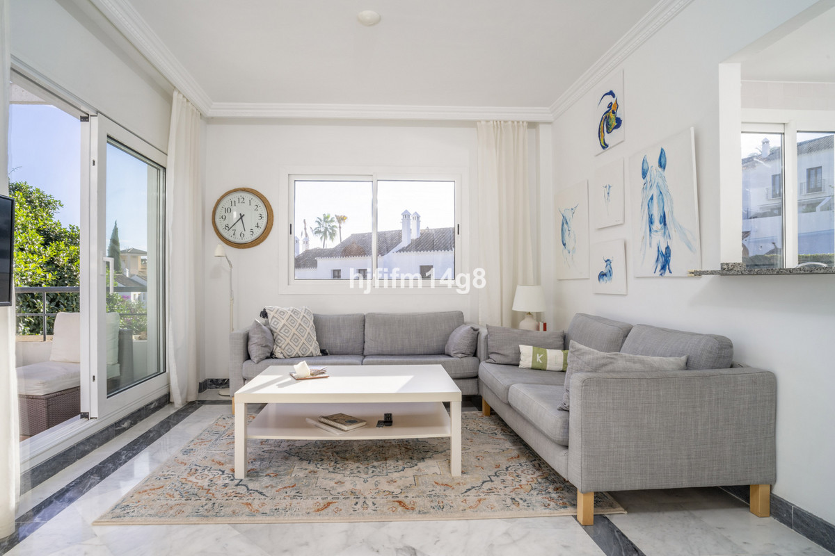 Se vende Apartamento Planta Media de 2 dormitorios en Costa Del Sol, Málaga, España
