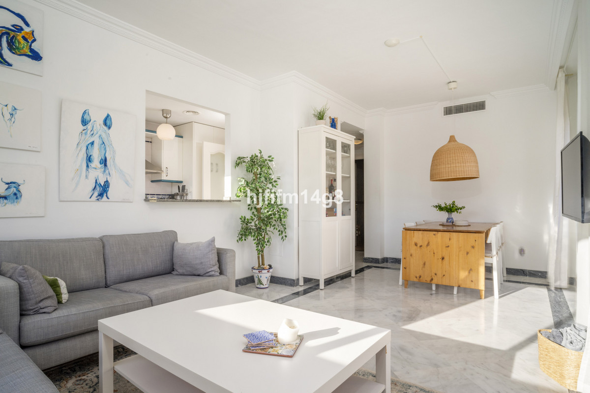 Se vende Apartamento Planta Media de 2 dormitorios en Costa Del Sol, Málaga, España