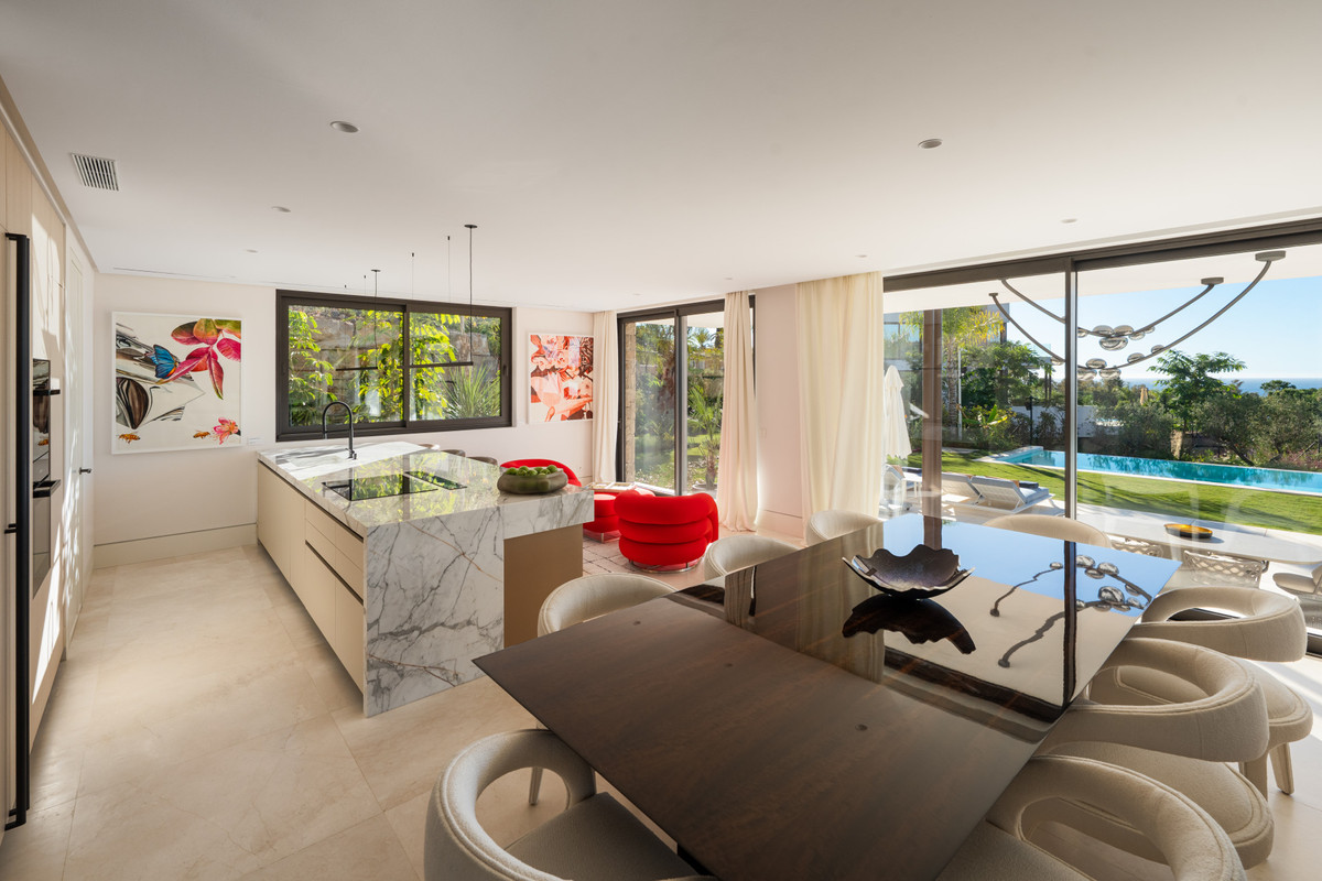 Se vende Villa - Chalet de 5 dormitorios en Costa Del Sol, Málaga, España