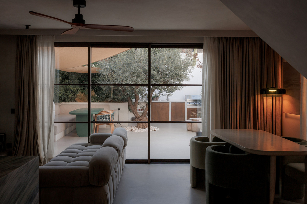 2 Bed Townhouse for sale in Nueva Andalucía Costa Del Sol, Málaga, Spain