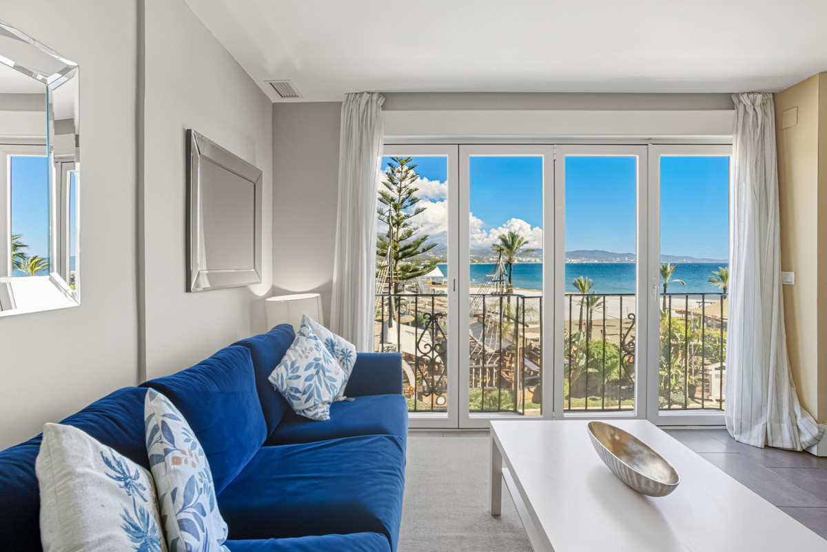 2 Bed Apartment for sale in Puerto Banús Costa Del Sol, Málaga, Spain