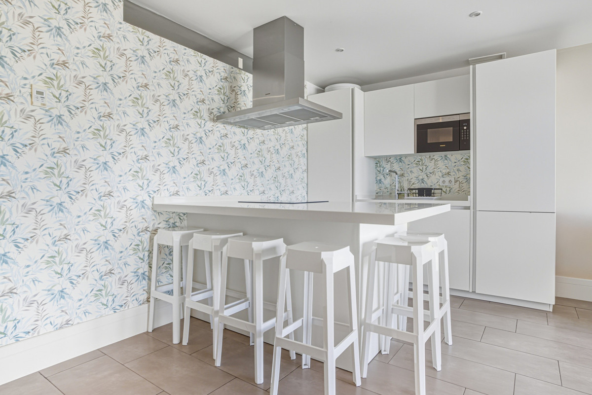2 Bed Apartment for sale in Puerto Banús Costa Del Sol, Málaga, Spain