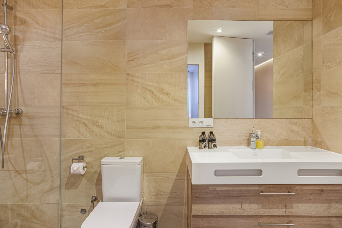 2 Bed Apartment for sale in Puerto Banús Costa Del Sol, Málaga, Spain