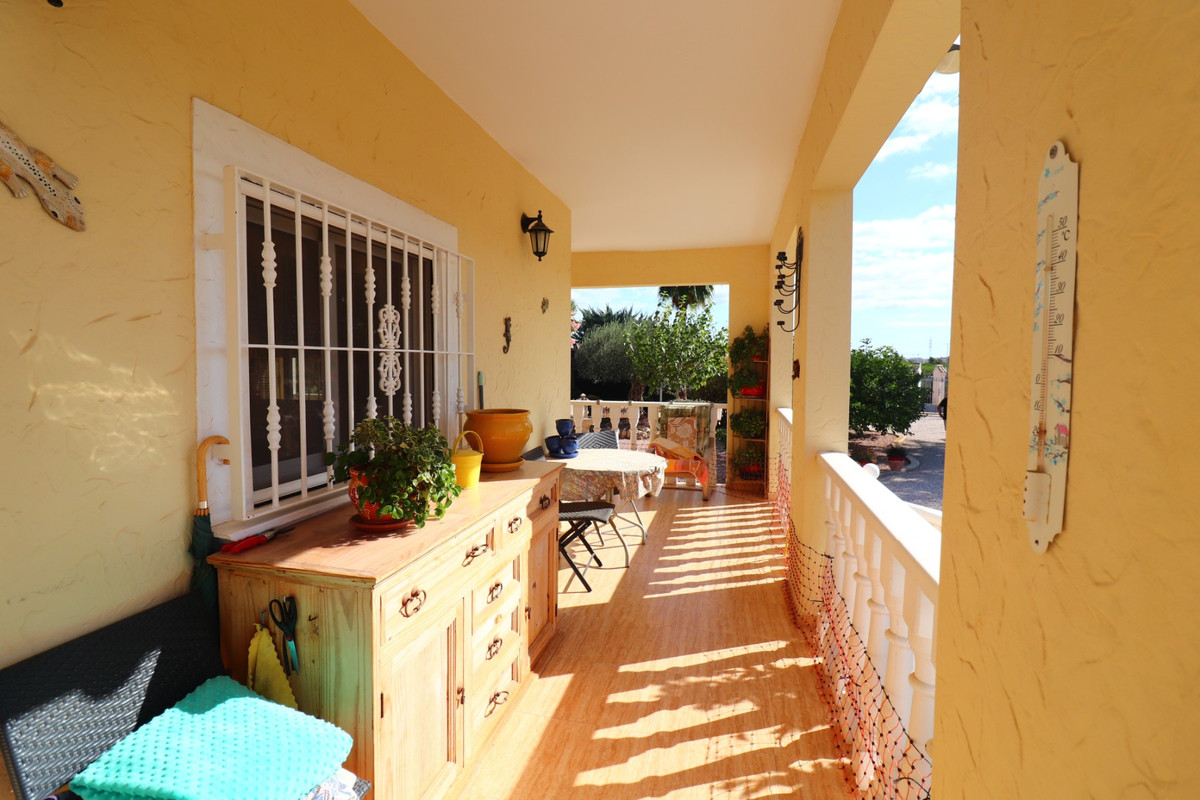 3 Bed Townhouse for sale in La Campaneta Costa Blanca, Alicante, Spain