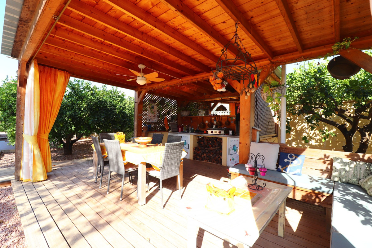 3 Bed Townhouse for sale in La Campaneta Costa Blanca, Alicante, Spain