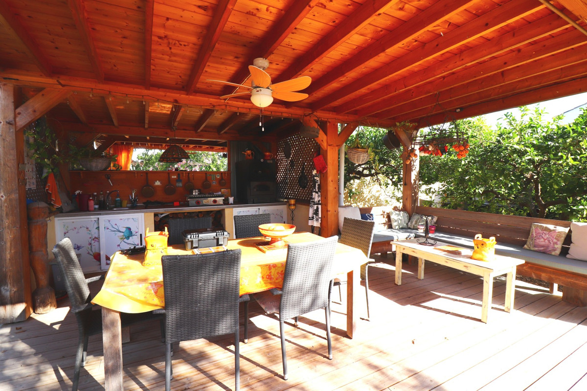 3 Bed Townhouse for sale in La Campaneta Costa Blanca, Alicante, Spain