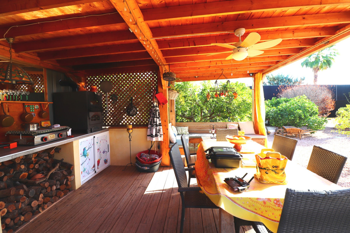 3 Bed Townhouse for sale in La Campaneta Costa Blanca, Alicante, Spain