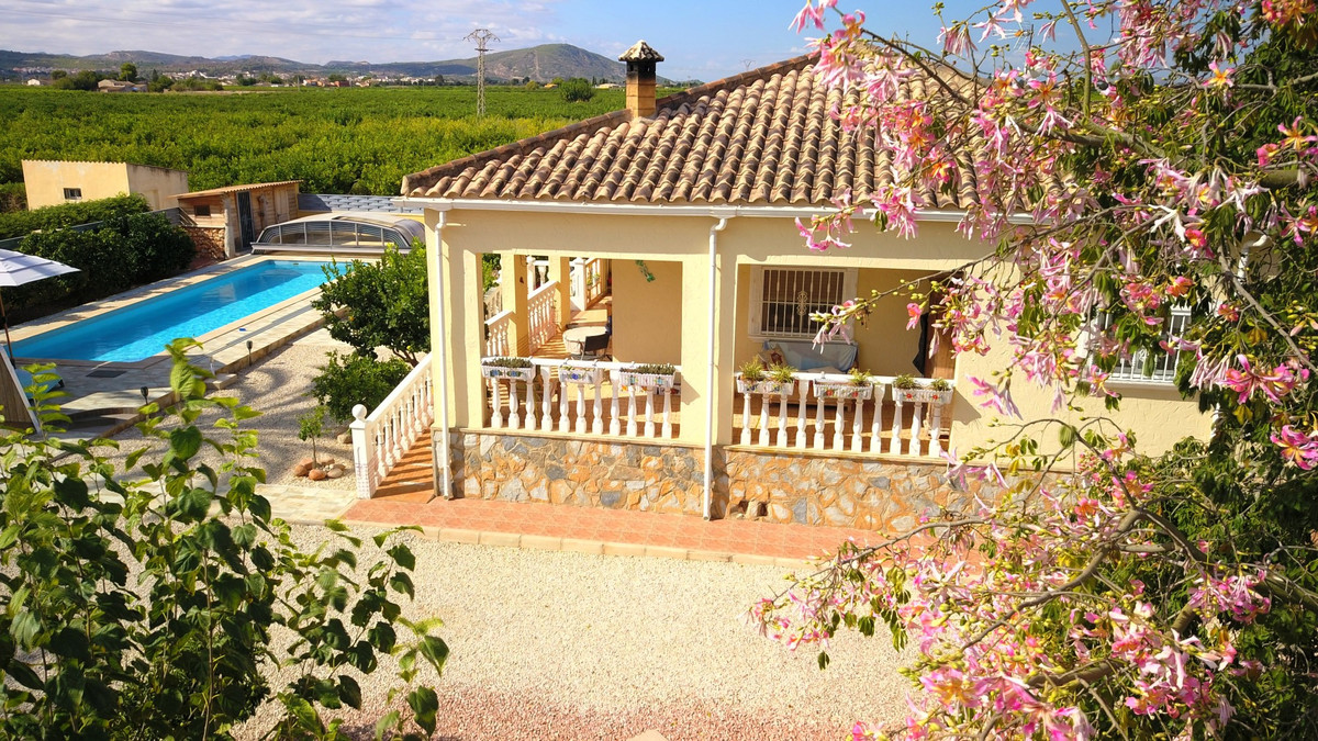 3 Bed Townhouse for sale in La Campaneta Costa Blanca, Alicante, Spain