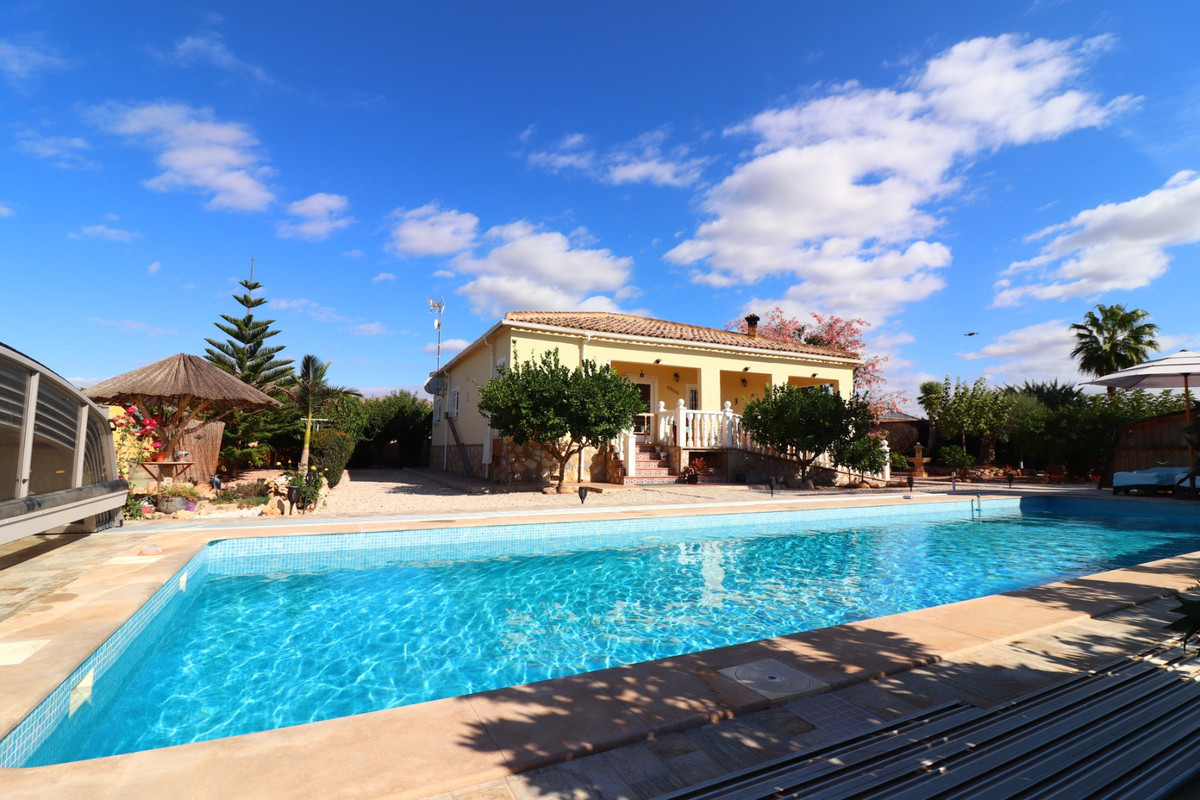 3 Bed Townhouse for sale in La Campaneta Costa Blanca, Alicante, Spain
