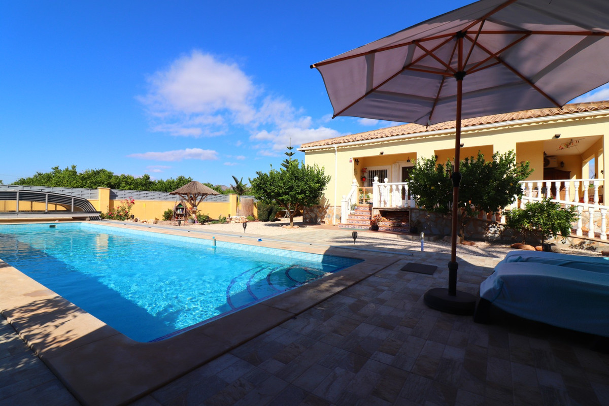 3 Bed Townhouse for sale in La Campaneta Costa Blanca, Alicante, Spain