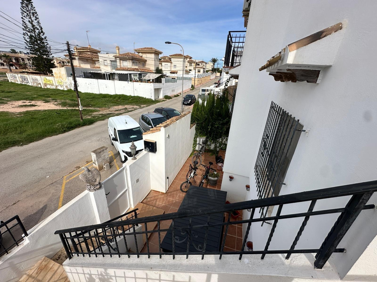 Se vende Bungalow de 2 dormitorios en Costa Blanca, Alicante, España