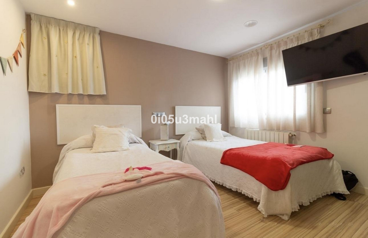 5 Bed Townhouse for sale in Pinares De San Antón Málaga Ciudad, Málaga, Spain