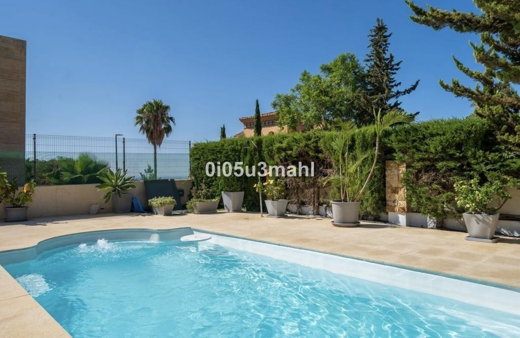 5 Bed Townhouse for sale in Pinares De San Antón Málaga Ciudad, Málaga, Spain